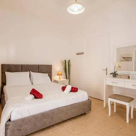 Christin's Lovely House By Corfuescapes Appartement